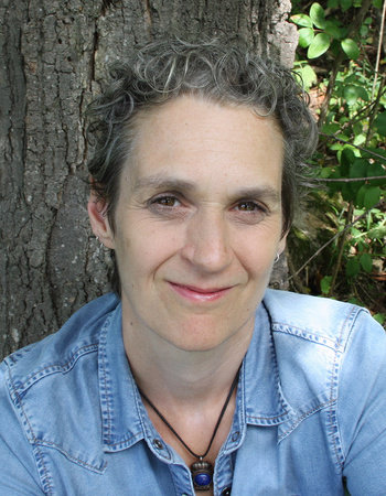 Portrait of author Jennifer McMahon